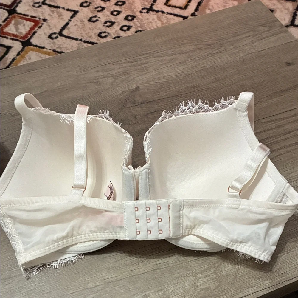 Victoria Secret Lace Underwire Bra - Cream 36DD - Picture 4 of 8
